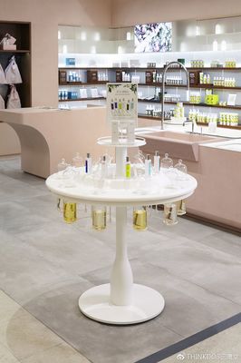 感官與美學(xué)的雙重奏 韓國Scentence化妝品零售店面設(shè)計解讀